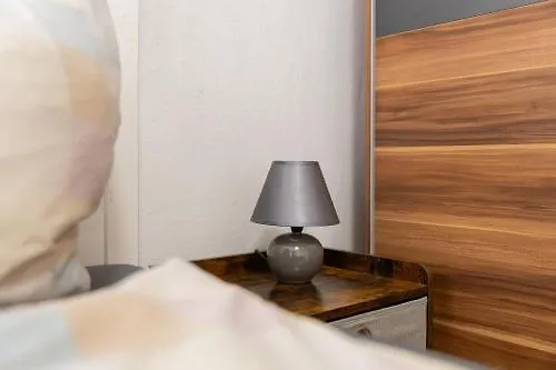 Flex Aparts - Moeblierte In *